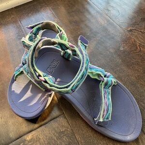 Girls Teva Hurricane XLT